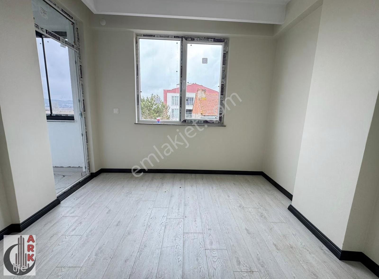 Ark Life'dan Çamlıca Mah.birlik Caddesi Yakını 50m² 1+1 Daire - Görsel 11