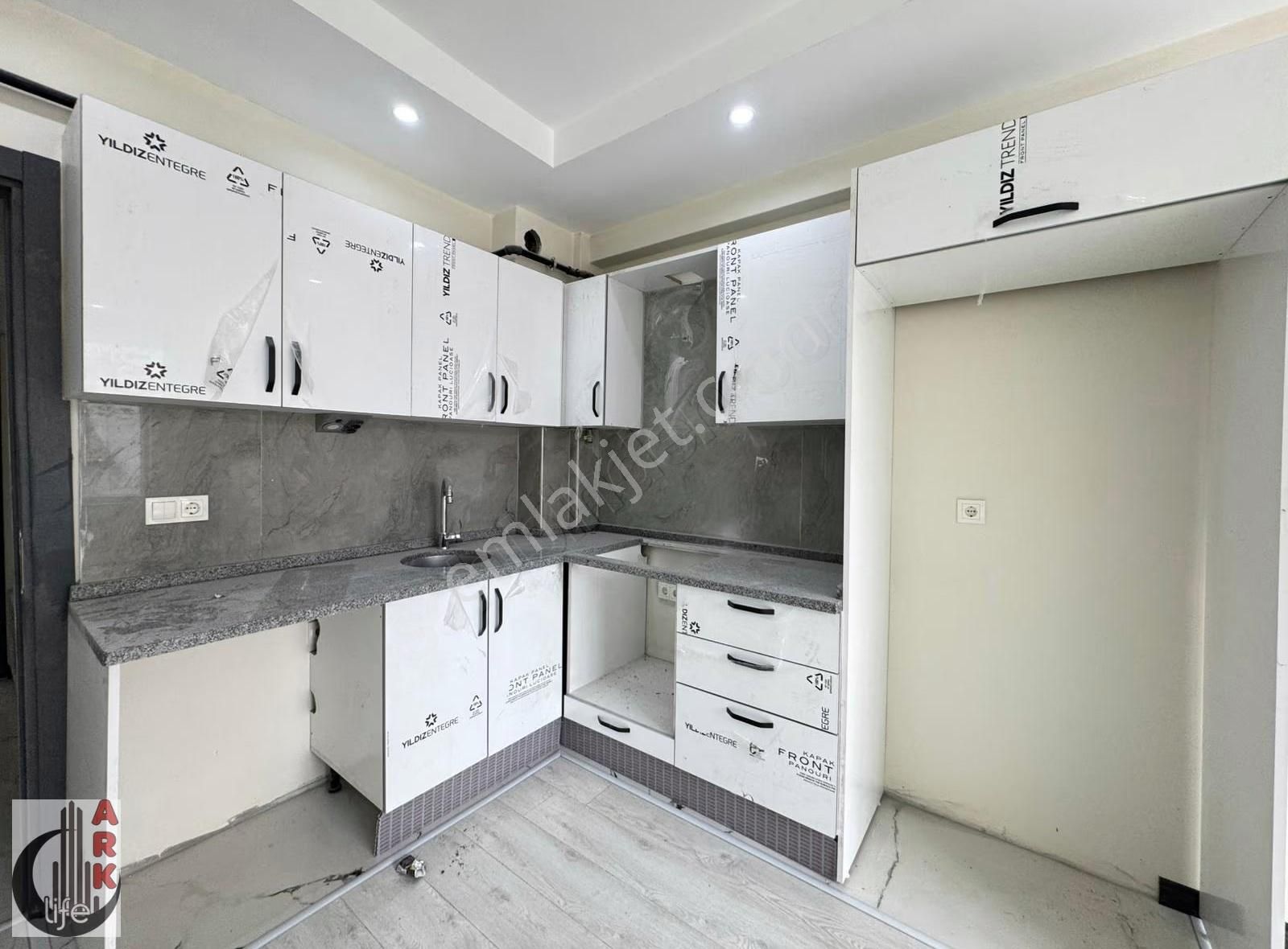 Ark Life'dan Çamlıca Mah.birlik Caddesi Yakını 50m² 1+1 Daire - Görsel 14