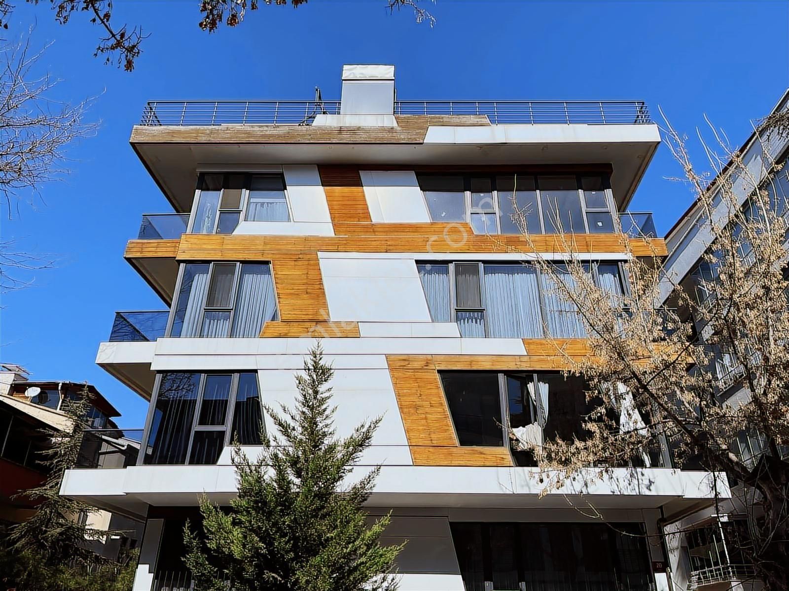 Sbell'den Emek'te,yeni Bina,ebeveyn Banyolu,teraslı 3+1 Dubleks