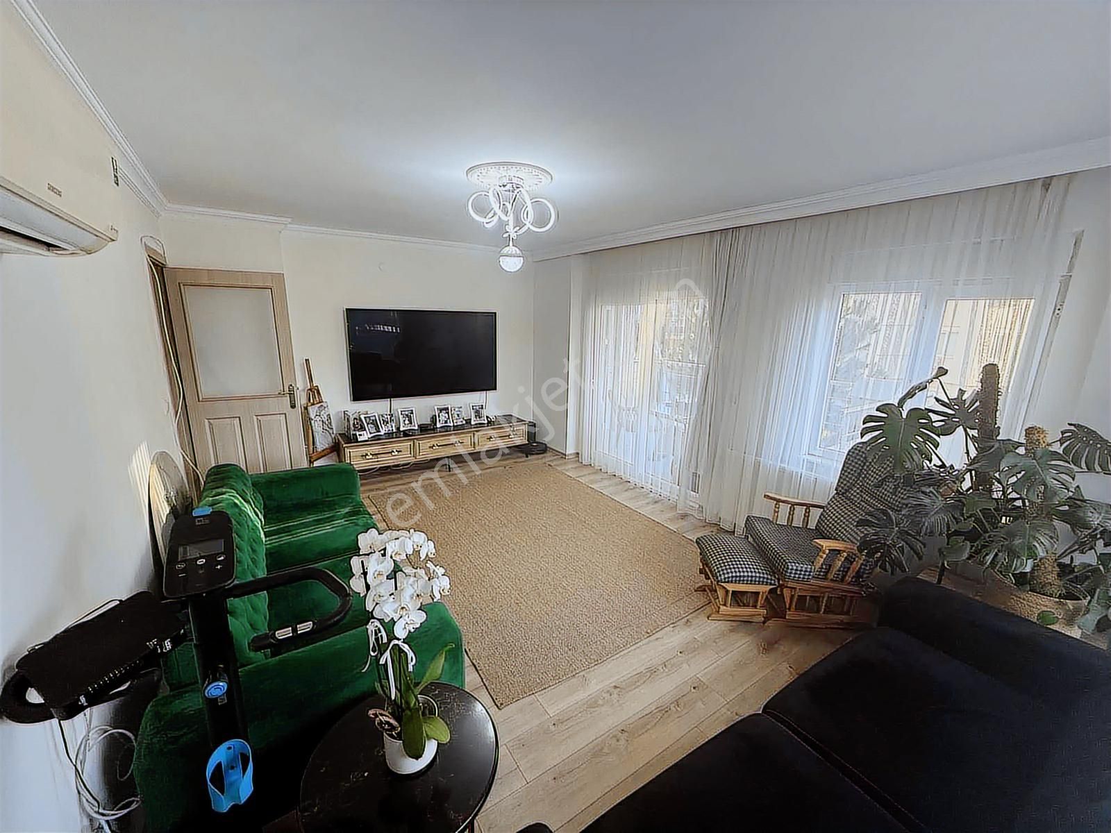 Lüks Sitede, Havuz Manzaralı 90 M² 2+1 Kaçırılmayacak Fırsat! - Görsel 9