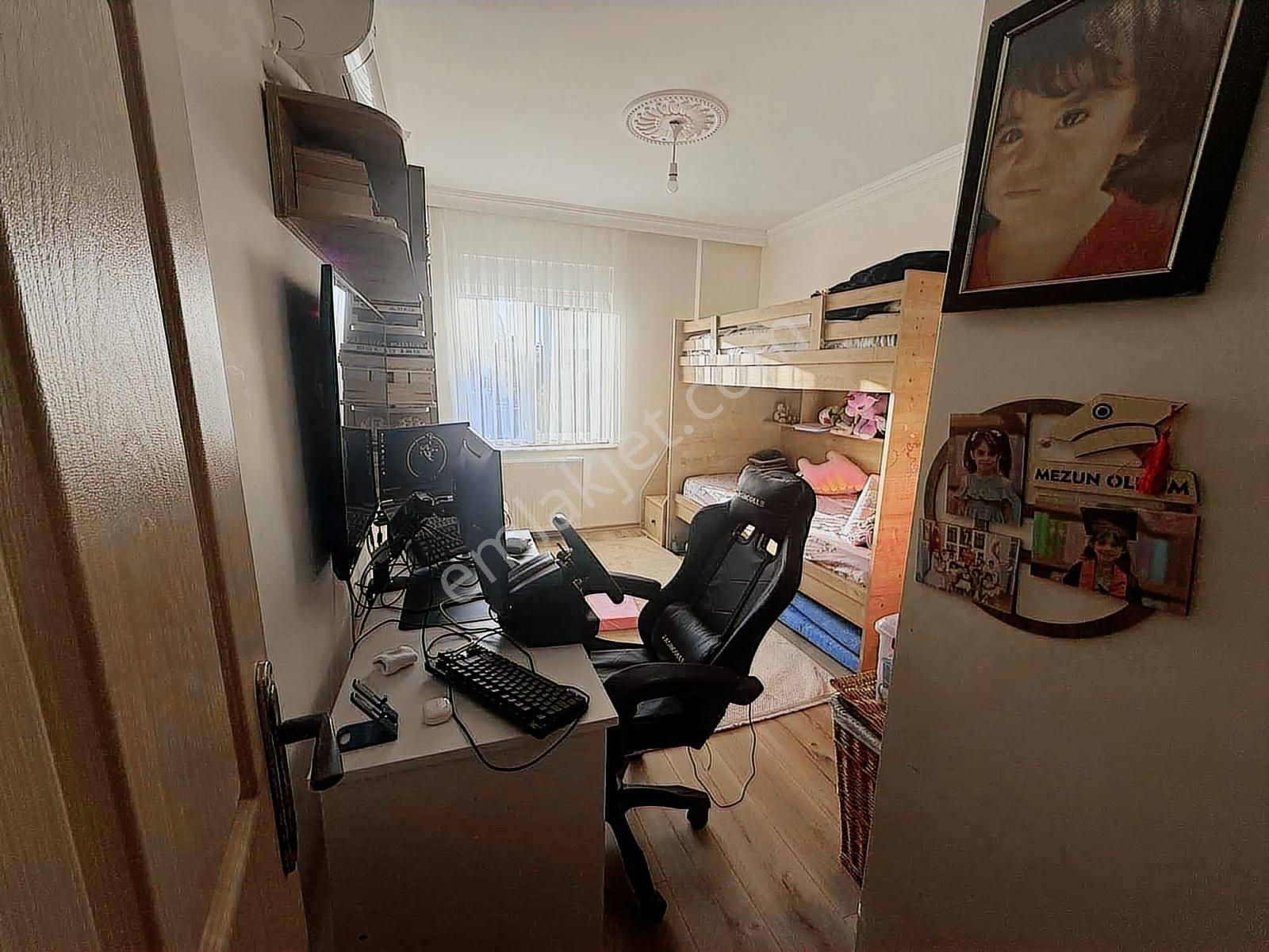 Lüks Sitede, Havuz Manzaralı 90 M² 2+1 Kaçırılmayacak Fırsat! - Görsel 6