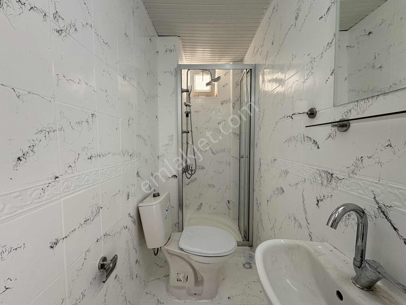 Meydankavağı'nda Medstar Karşısı Katta 4+1 Geniş Satılık Daire - Görsel 26