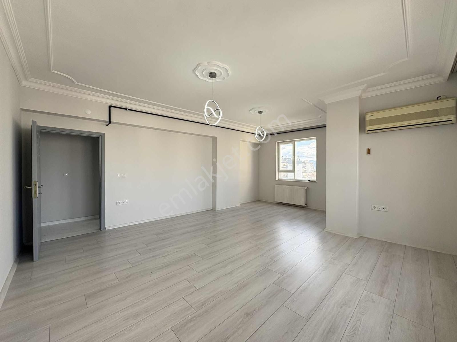 Meydankavağı'nda Medstar Karşısı Katta 4+1 Geniş Satılık Daire - Görsel 2