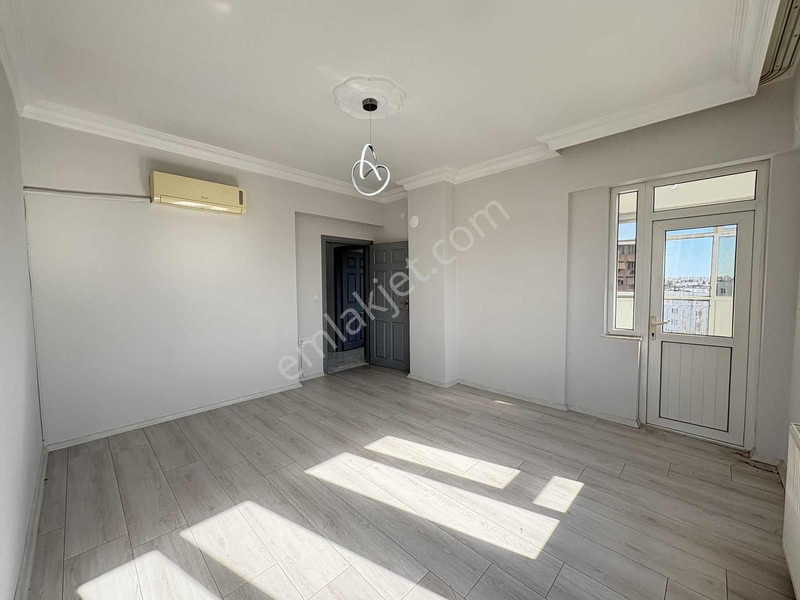 Meydankavağı'nda Medstar Karşısı Katta 4+1 Geniş Satılık Daire - Görsel 4