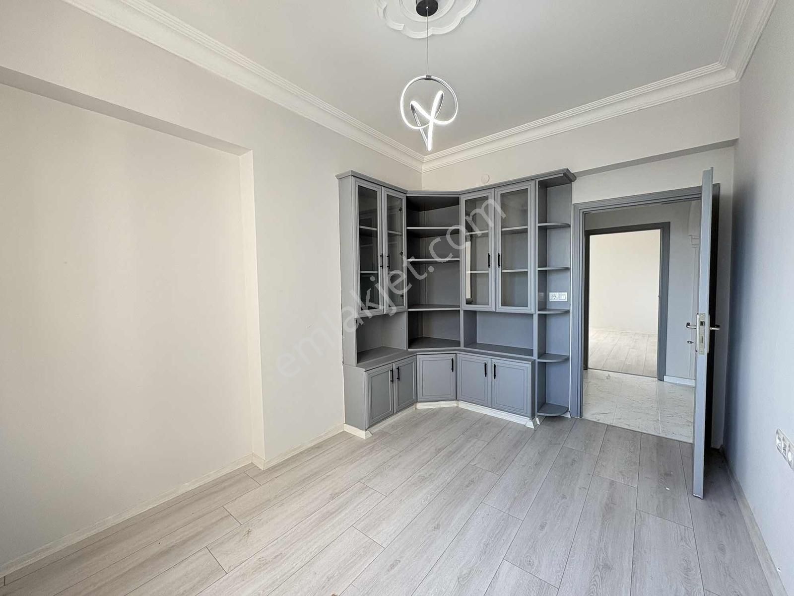 Meydankavağı'nda Medstar Karşısı Katta 4+1 Geniş Satılık Daire - Görsel 5