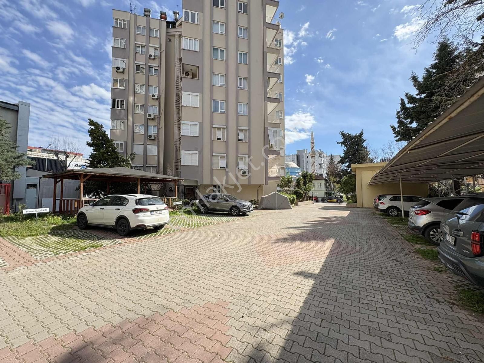 Meydankavağı'nda Medstar Karşısı Katta 4+1 Geniş Satılık Daire - Görsel 23