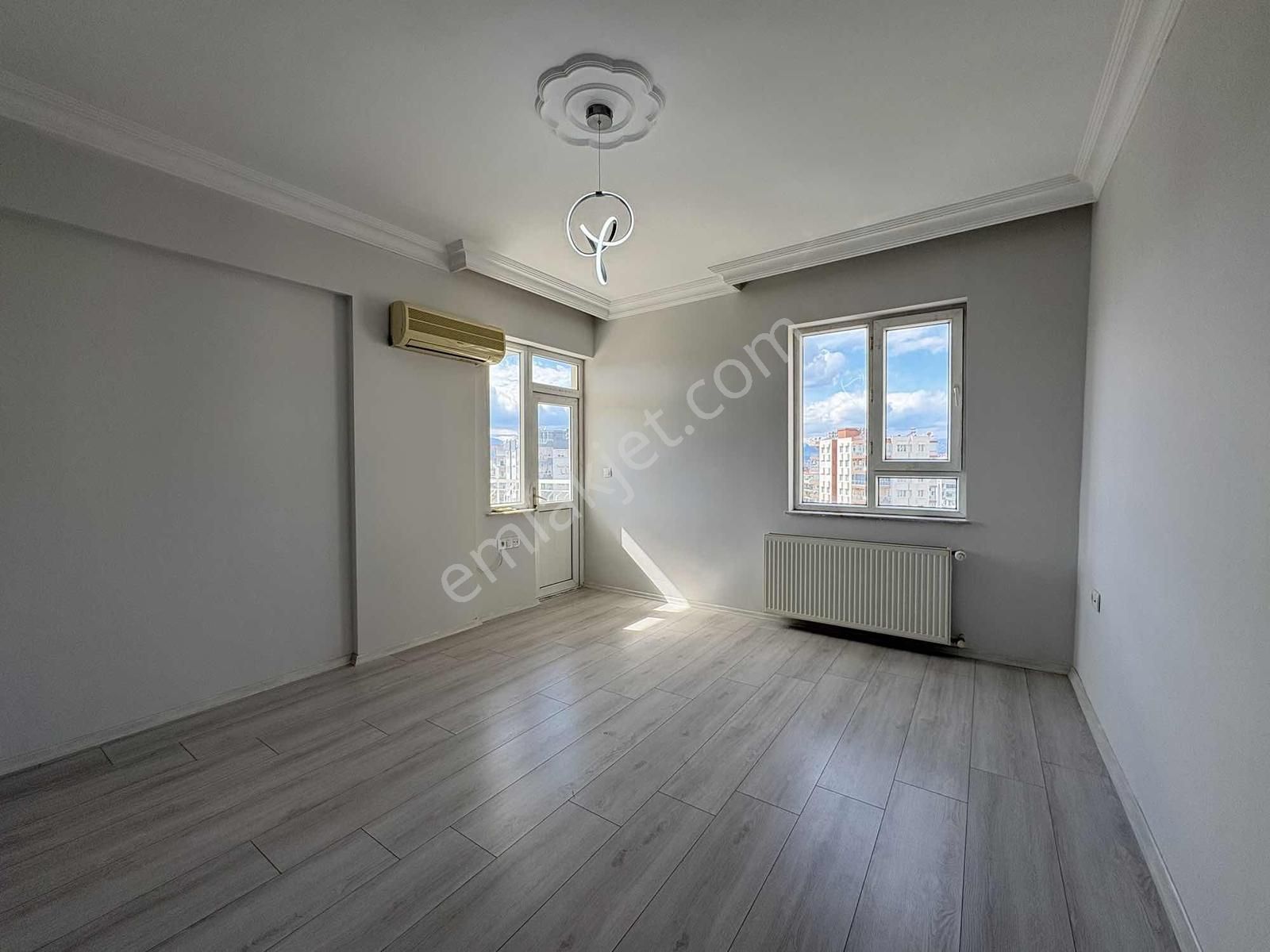 Meydankavağı'nda Medstar Karşısı Katta 4+1 Geniş Satılık Daire - Görsel 18