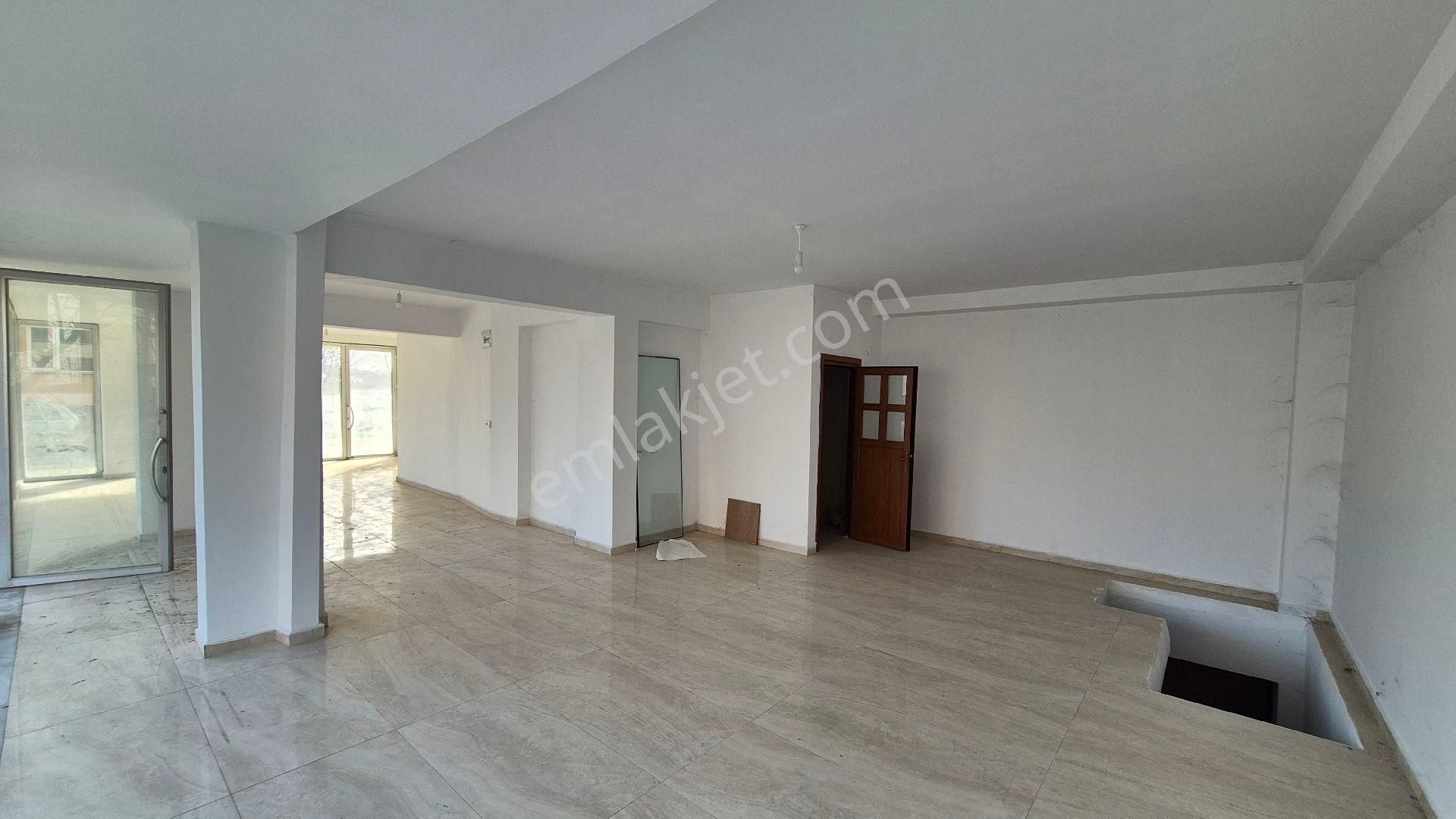 Arnavutköy Haraççı’da 369m² Kiralık Dükkan - Görsel 8