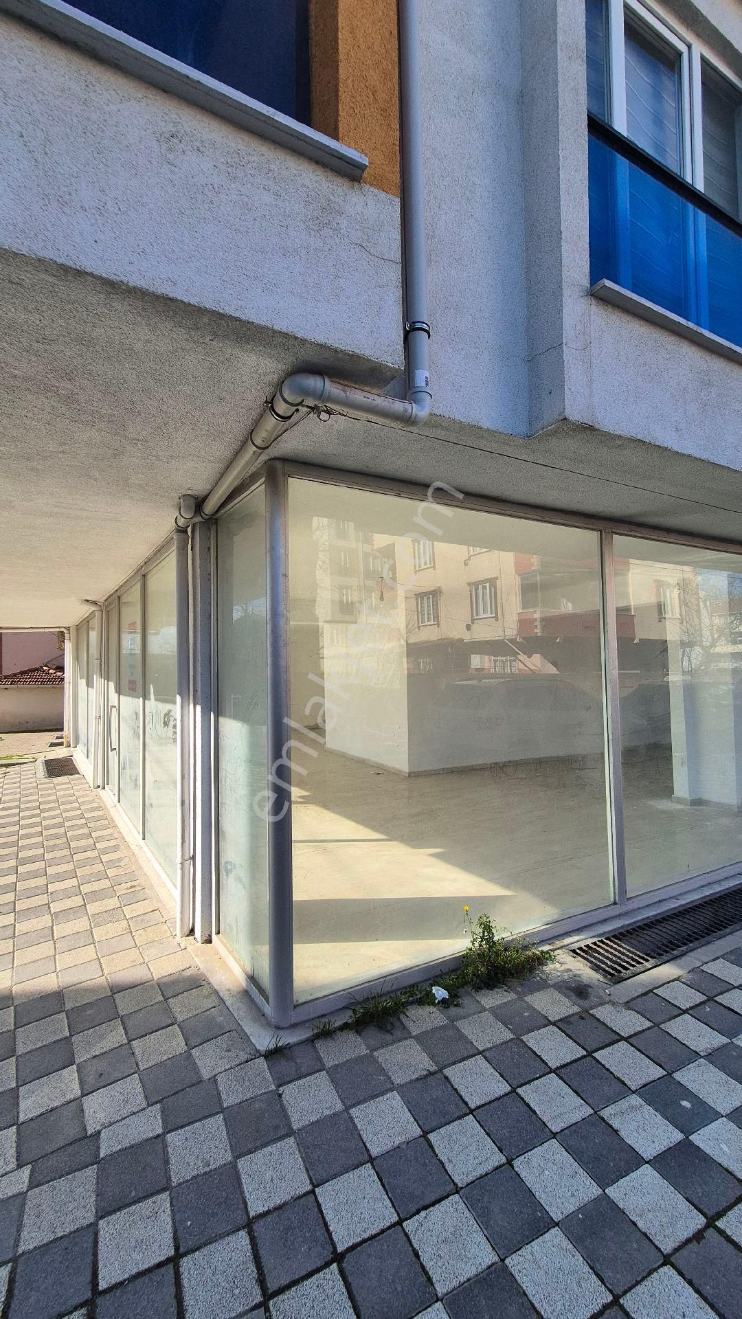 Arnavutköy Haraççı’da 369m² Kiralık Dükkan - Görsel 9