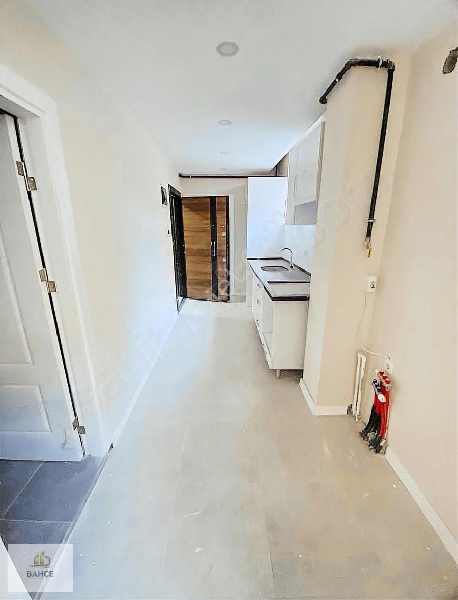 Yenimahallede Kiralık 1+1 Sıfır Bahçe Katı - Görsel 3