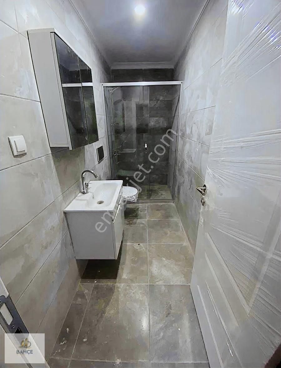 Yenimahallede Kiralık 1+1 Sıfır Bahçe Katı - Görsel 2