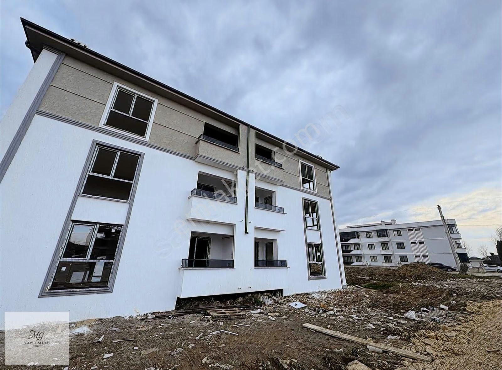 Mg Emlaktan Ömercikler Mahallesinde Satılık 2+1 Daire