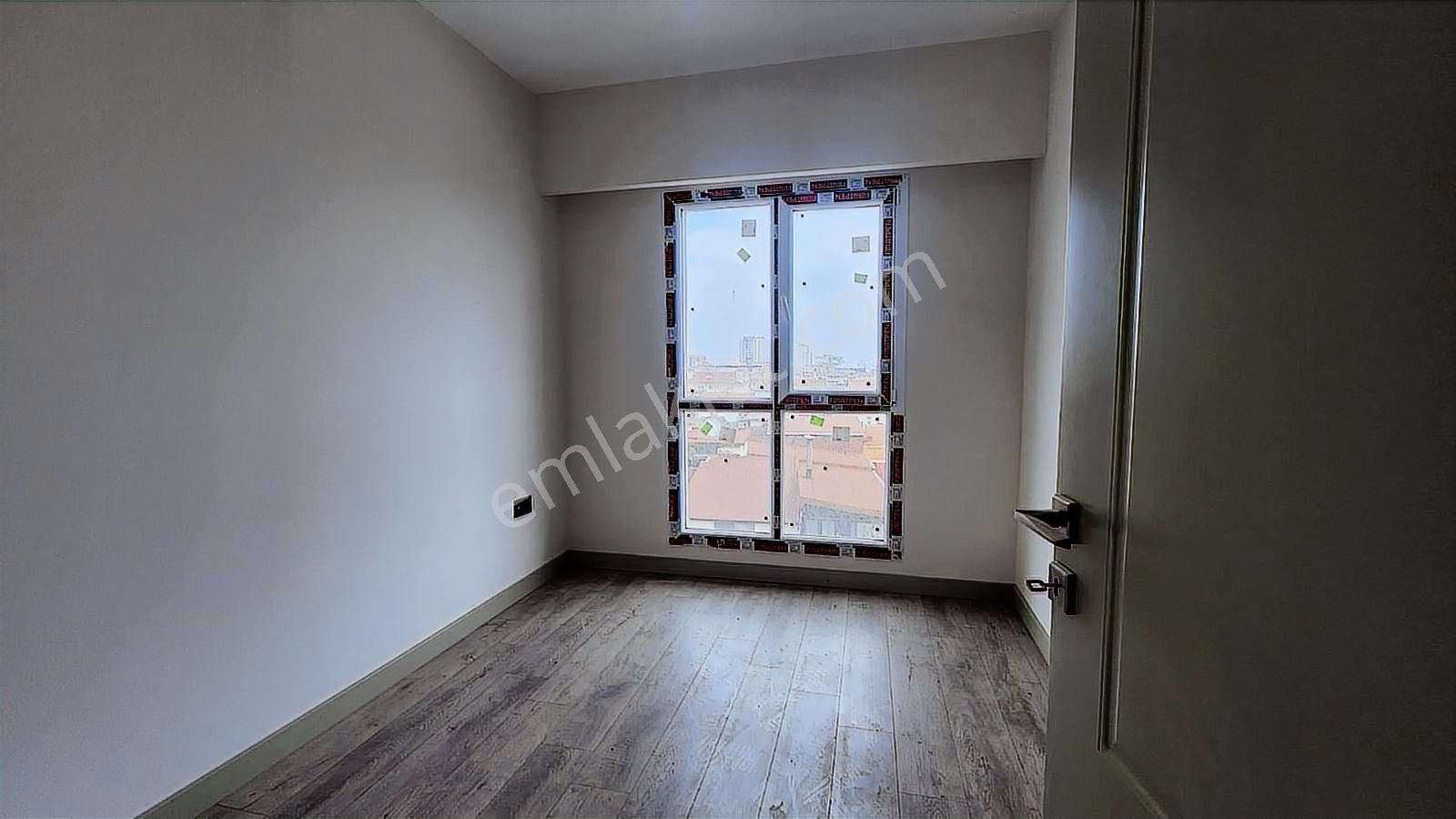 Sulyapıdan Site İçerisinde Meydana Yakın Sıfır Daire - Görsel 2