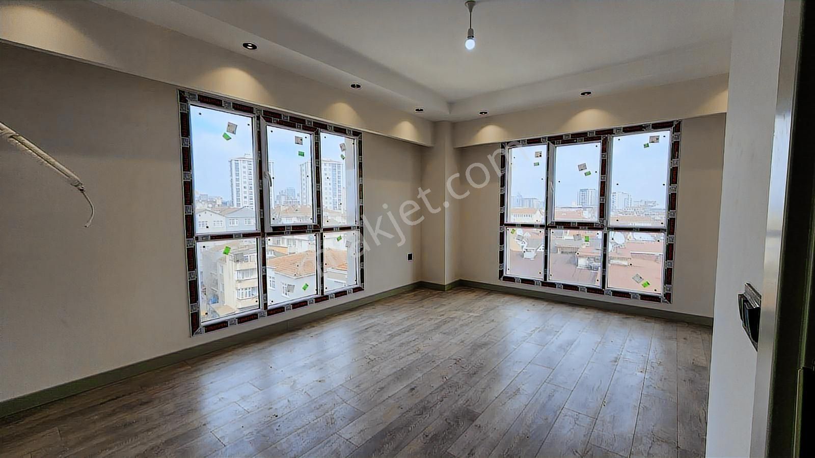 Sulyapıdan Site İçerisinde Meydana Yakın Sıfır Daire - Görsel 29