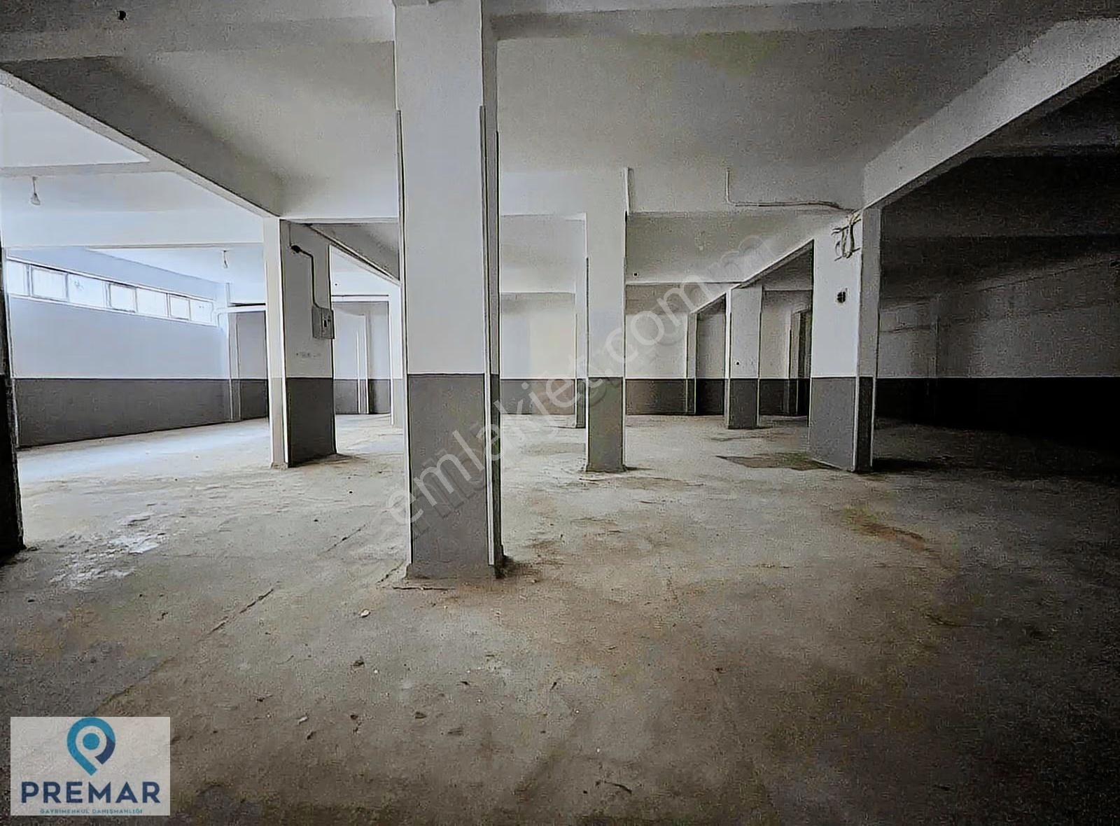 Yenibosna Merkez Beşyol'da Kiralık 585 M2 Net Depolu Dükkan - Görsel 13