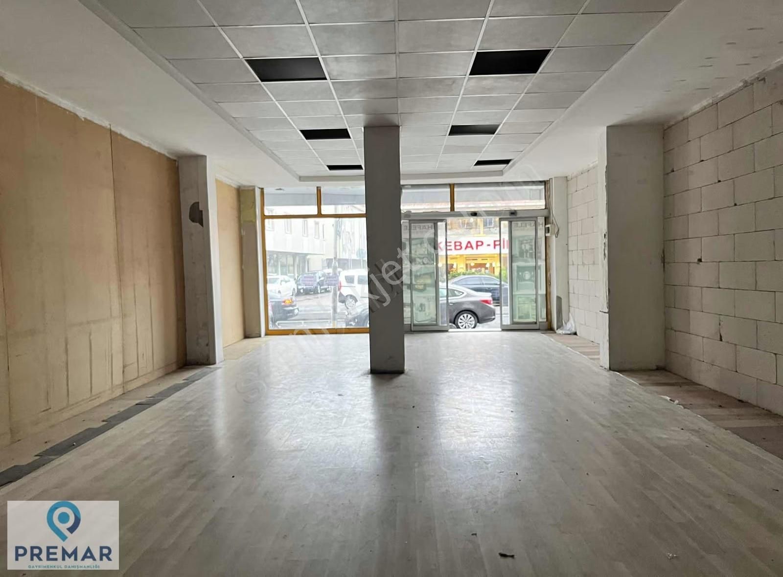 Yenibosna Merkez Beşyol'da Kiralık 585 M2 Net Depolu Dükkan - Görsel 10