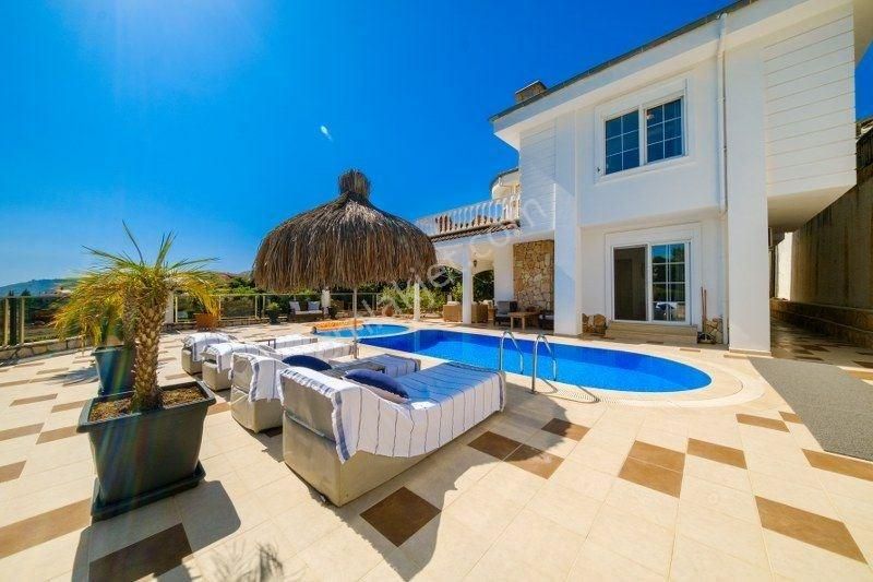 Alanya Hasbahçe Müstakil Havuzlu Lüks 4+1 Satılık Villa - Görsel 3