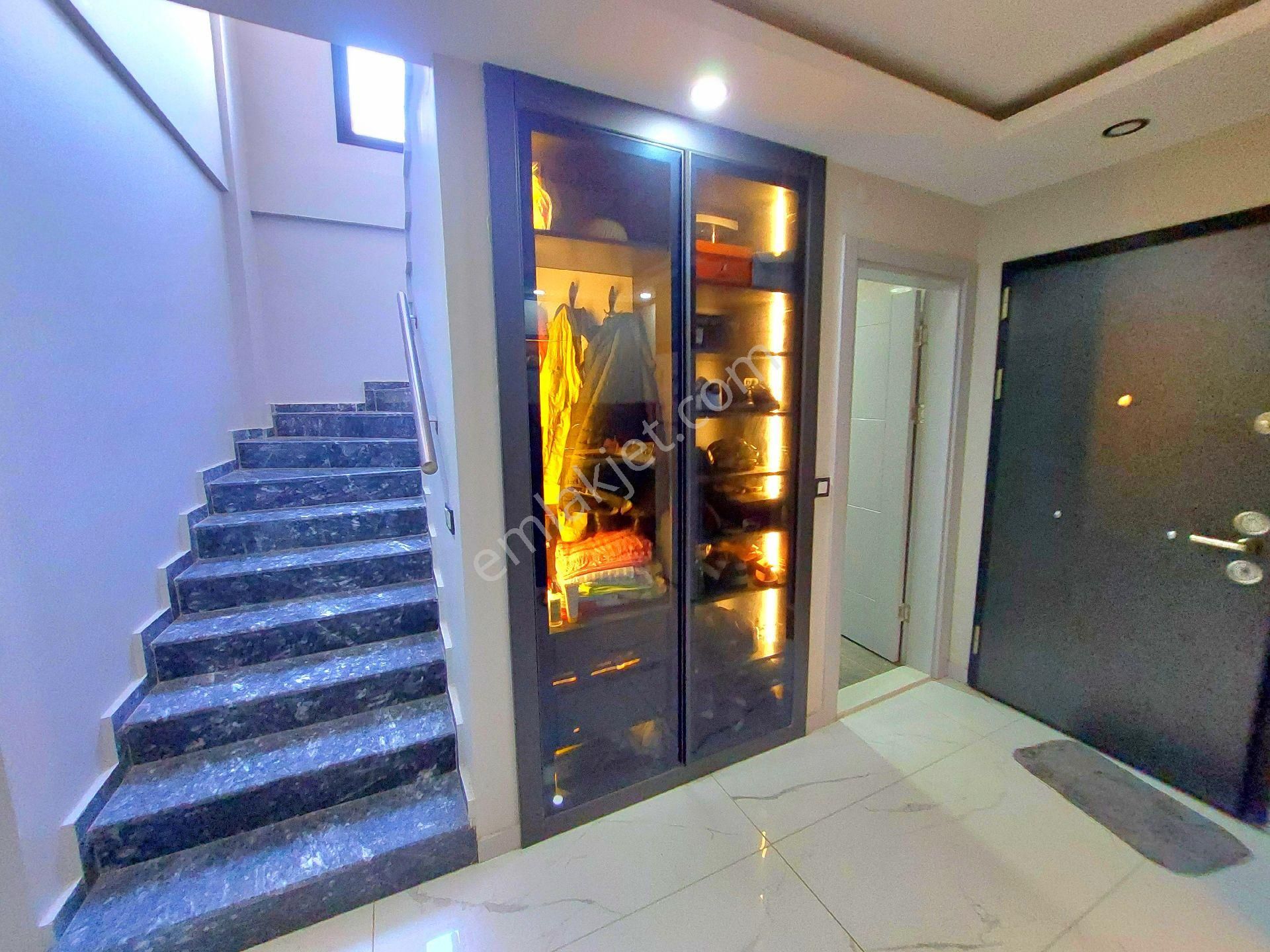 Ata Emlak'tan Plaja Yakın Havuzlu Sitede Geniş Bahçeli Otoparklı Villa - Görsel 24