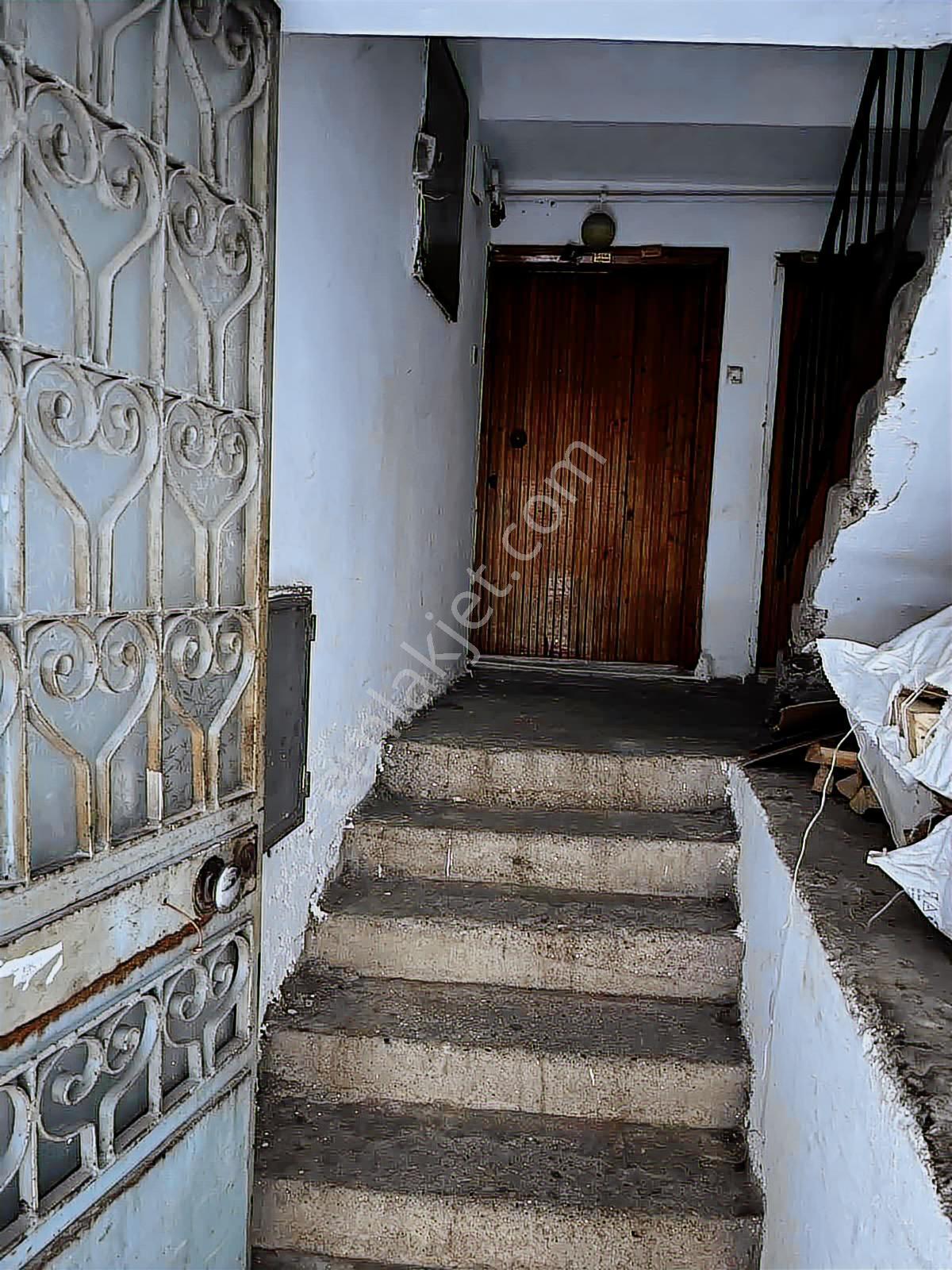 Reksa'dan Merkeze Yürüme Mesafesinde 2 Adet Satılık Kargas Ev - Görsel 4