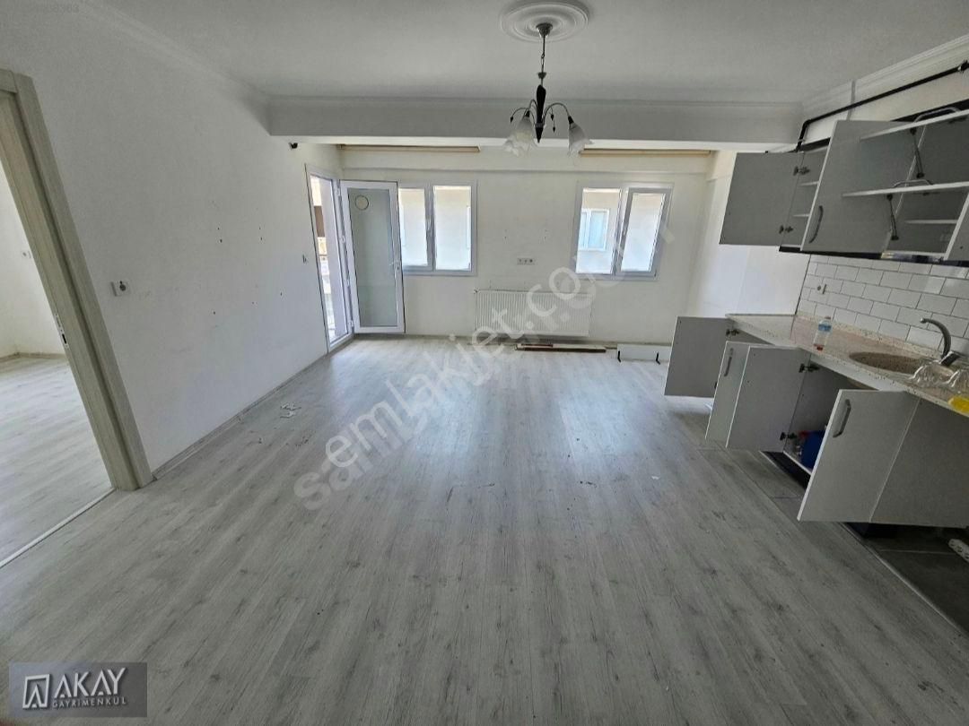 Söke Cumhuriyet Mahallesinde Kiralık Doğalgazlı 2+1 Daire