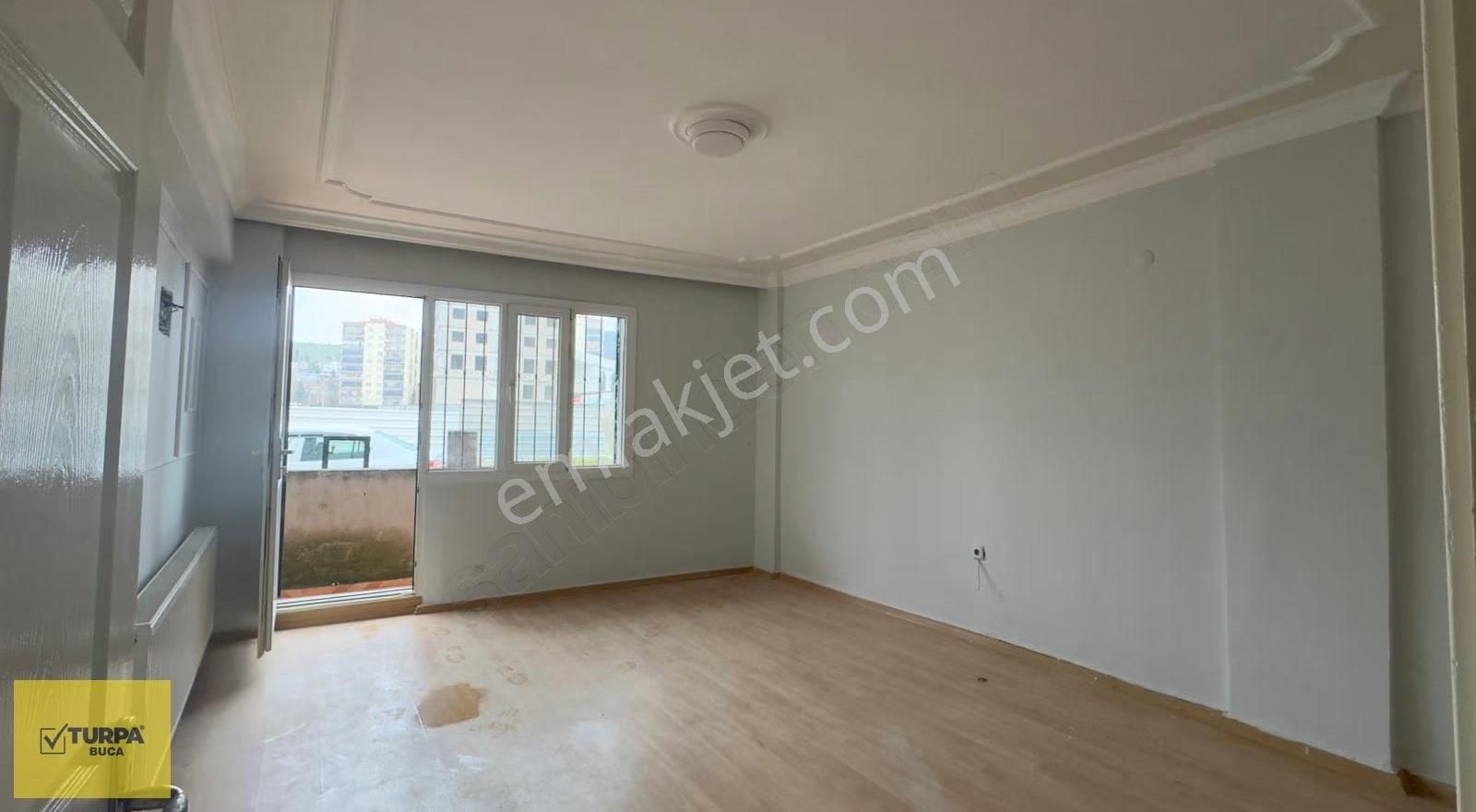 Turpa Buca'dan Geniş Bahçeli Doğalgazlı Otoban Yakını Daire - Görsel 22