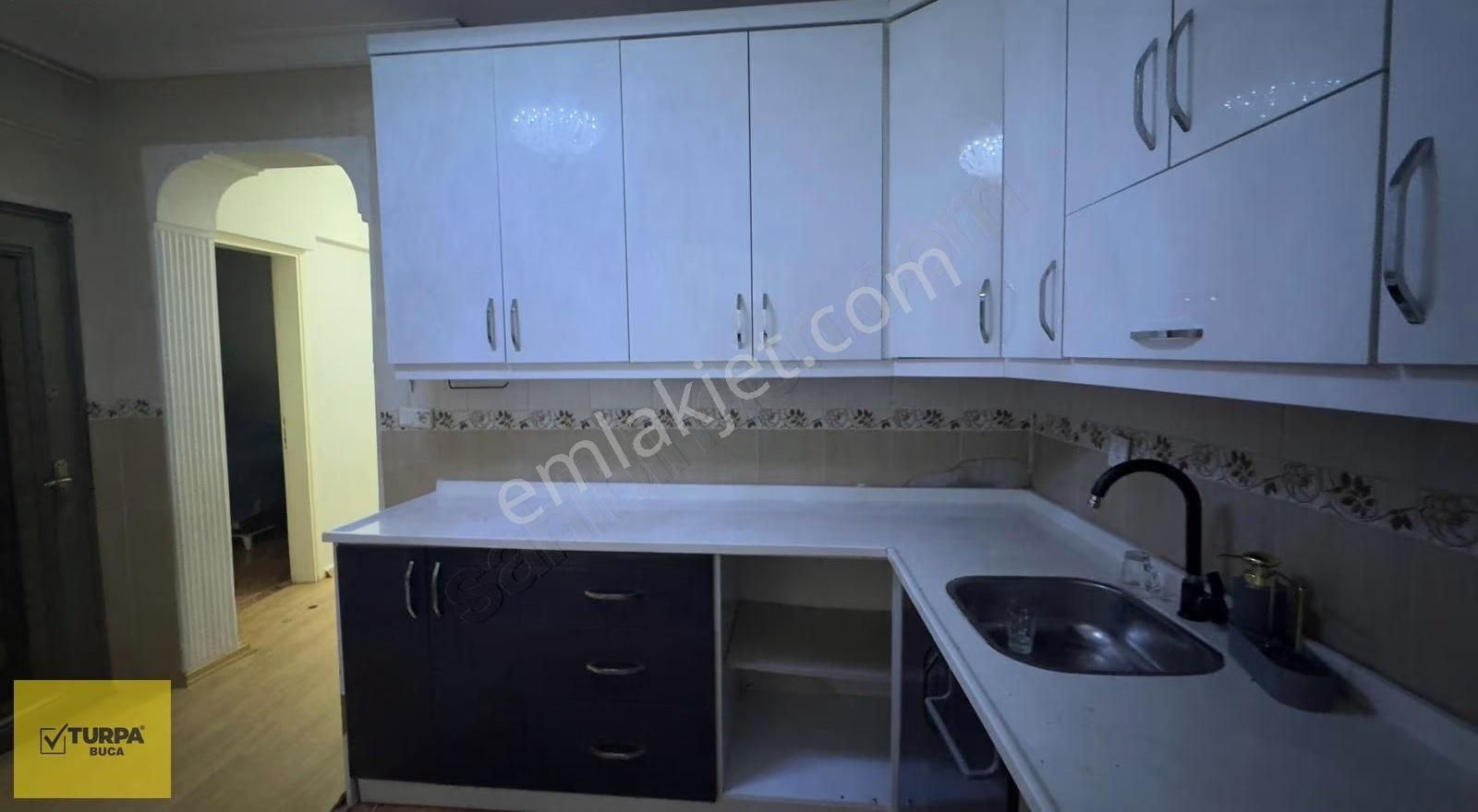 Turpa Buca'dan Geniş Bahçeli Doğalgazlı Otoban Yakını Daire - Görsel 23