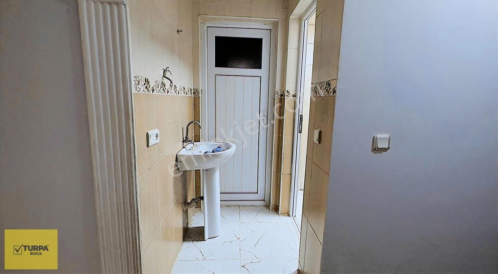 Turpa Buca'dan Geniş Bahçeli Doğalgazlı Otoban Yakını Daire - Görsel 2