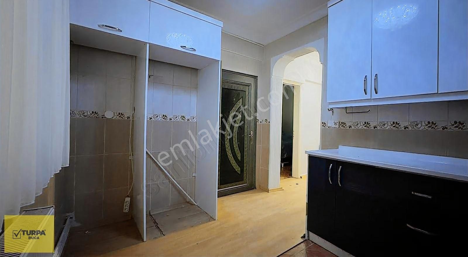 Turpa Buca'dan Geniş Bahçeli Doğalgazlı Otoban Yakını Daire - Görsel 16