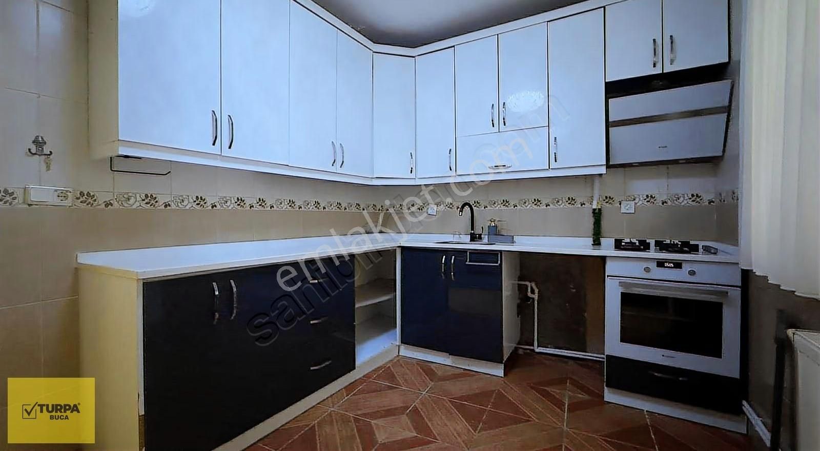 Turpa Buca'dan Geniş Bahçeli Doğalgazlı Otoban Yakını Daire - Görsel 4