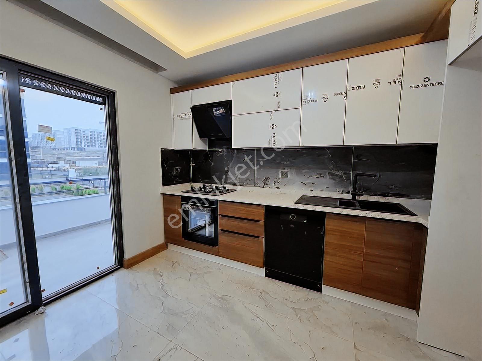 Remax Advantage'den Kayapada Fırsat Fiyat Yüksek Kredi 3+1 Daire