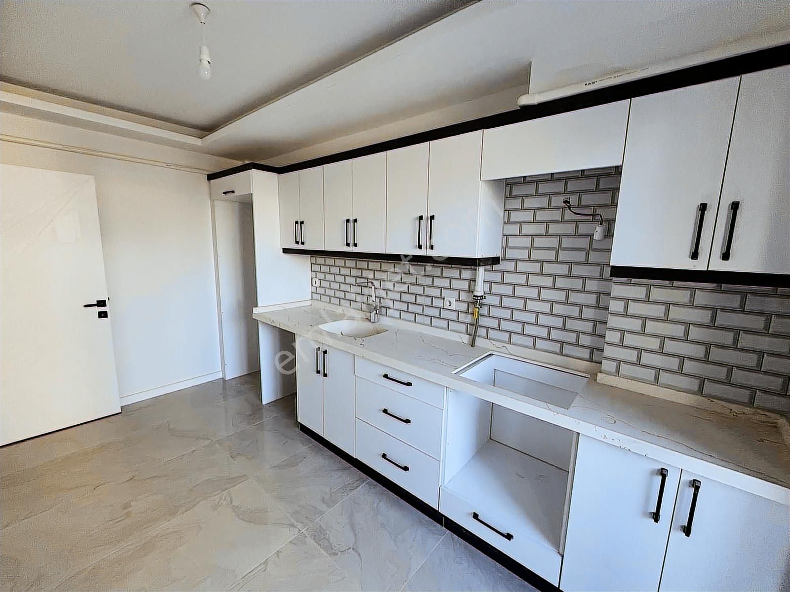 Century21 Işıltı'dan Kiralık Sıfır Arakat 2+1 Fırsat Daire - Görsel 8