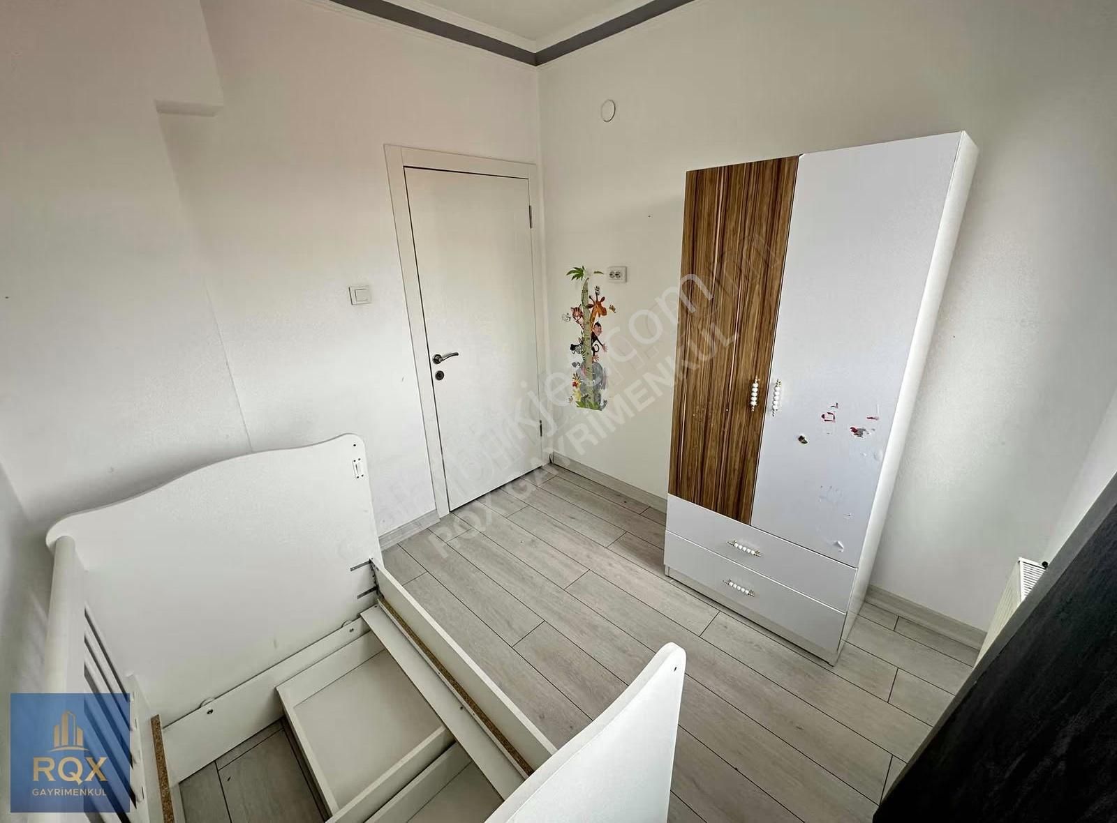 30 Ağustos Mahallesi Ara Kat Masrafsız Cepheleri Açık 3+1 Daire - Görsel 8