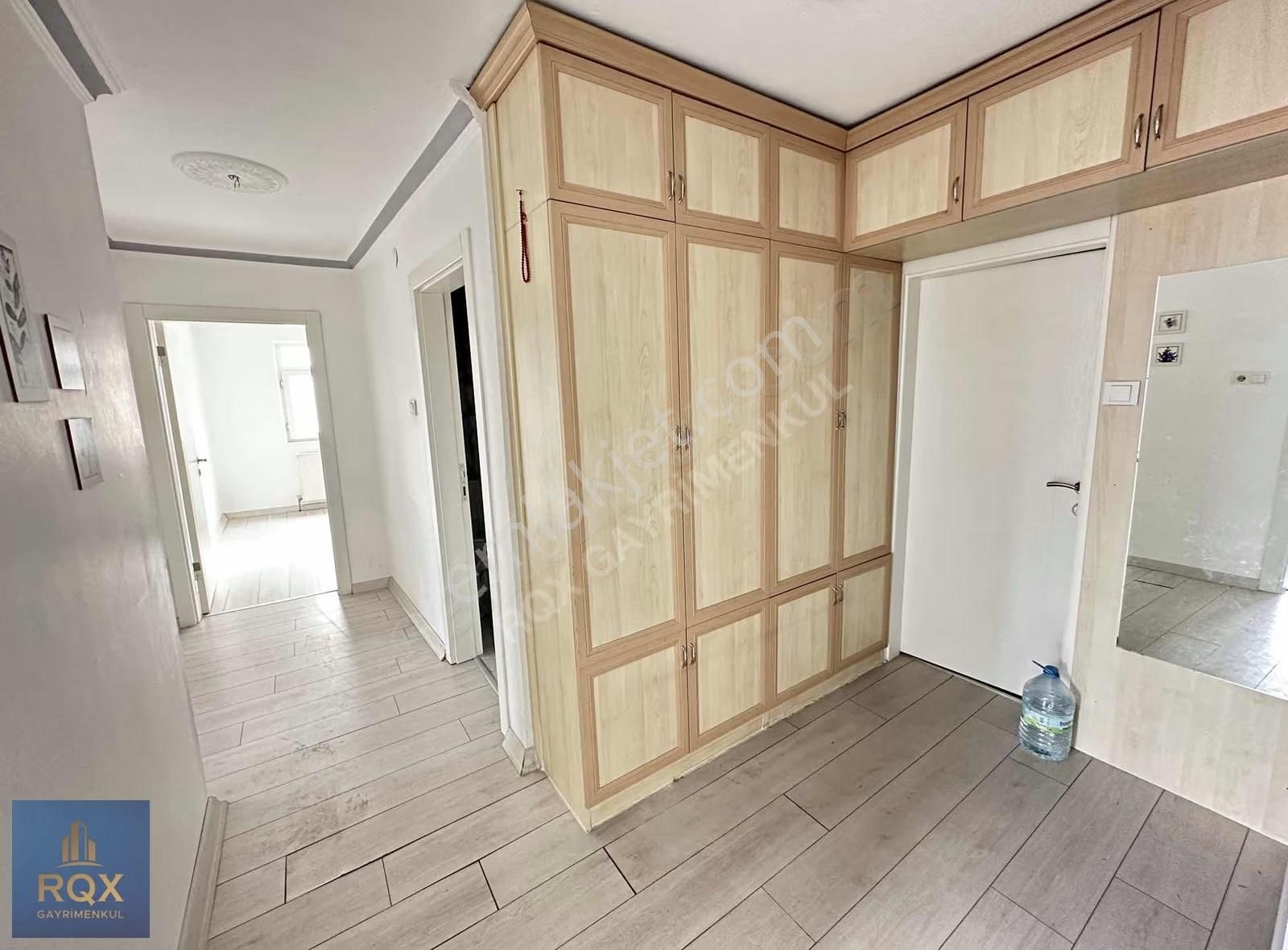 30 Ağustos Mahallesi Ara Kat Masrafsız Cepheleri Açık 3+1 Daire - Görsel 16