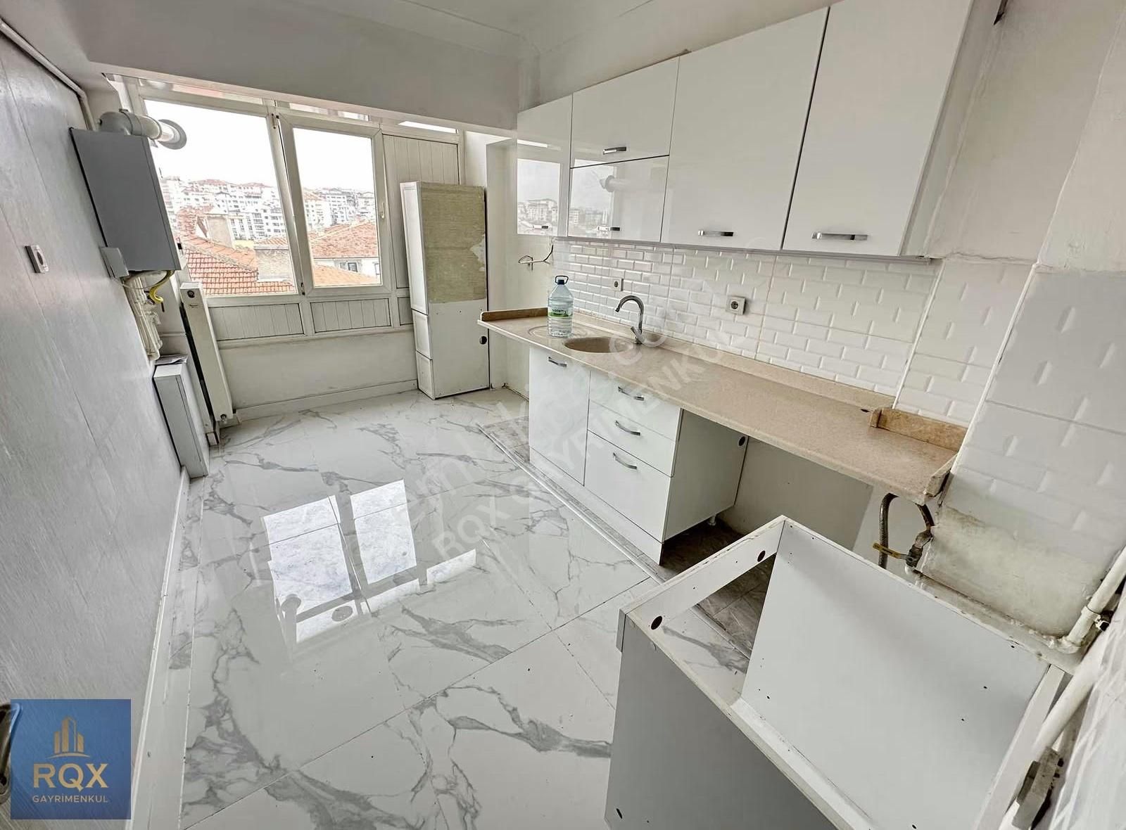 30 Ağustos Mahallesi Ara Kat Masrafsız Cepheleri Açık 3+1 Daire - Görsel 21