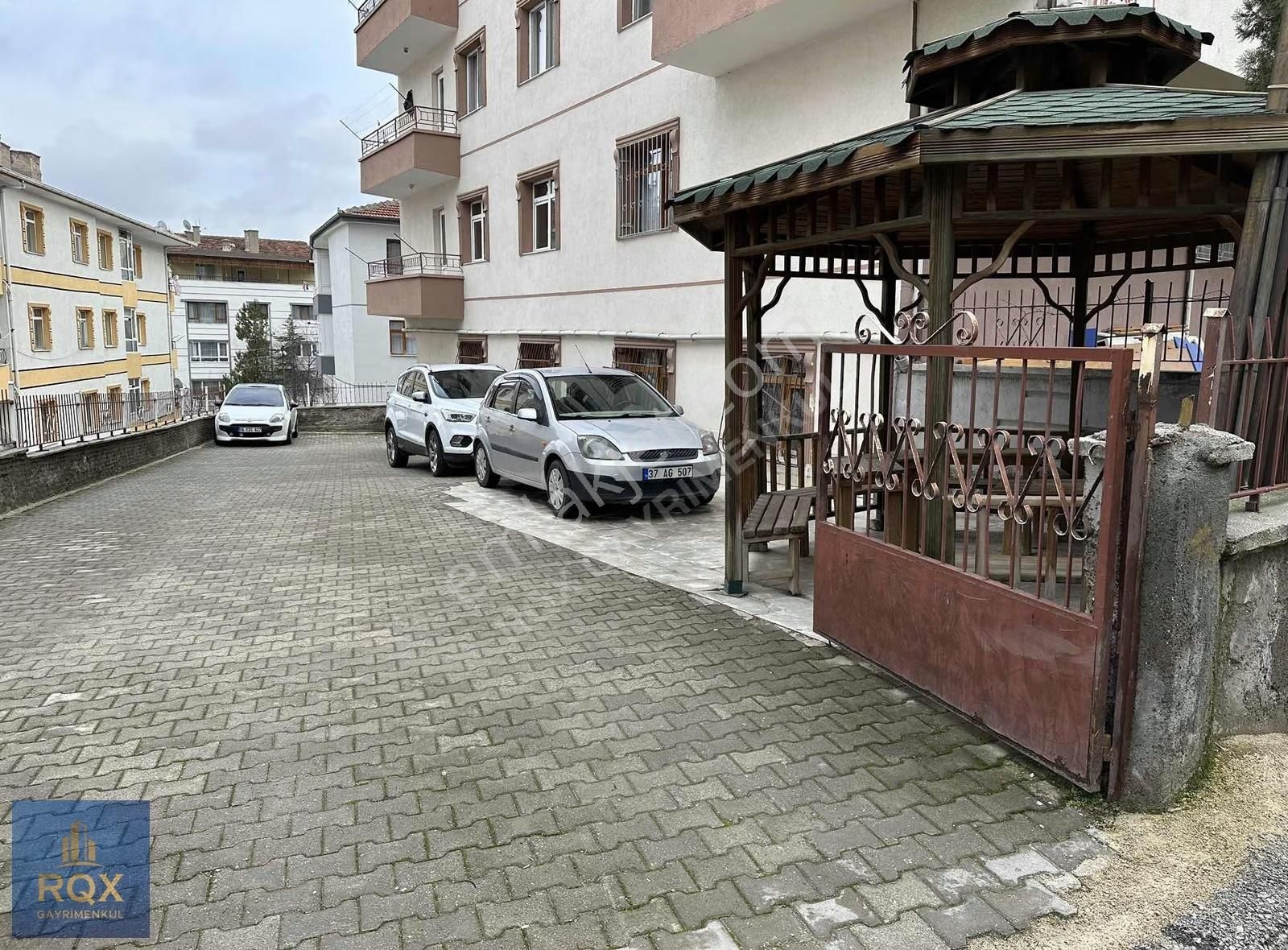 30 Ağustos Mahallesi Ara Kat Masrafsız Cepheleri Açık 3+1 Daire - Görsel 25