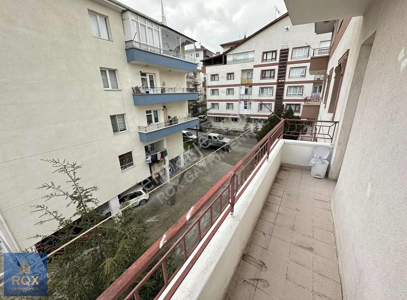 30 Ağustos Mahallesi Ara Kat Masrafsız Cepheleri Açık 3+1 Daire - Görsel 18