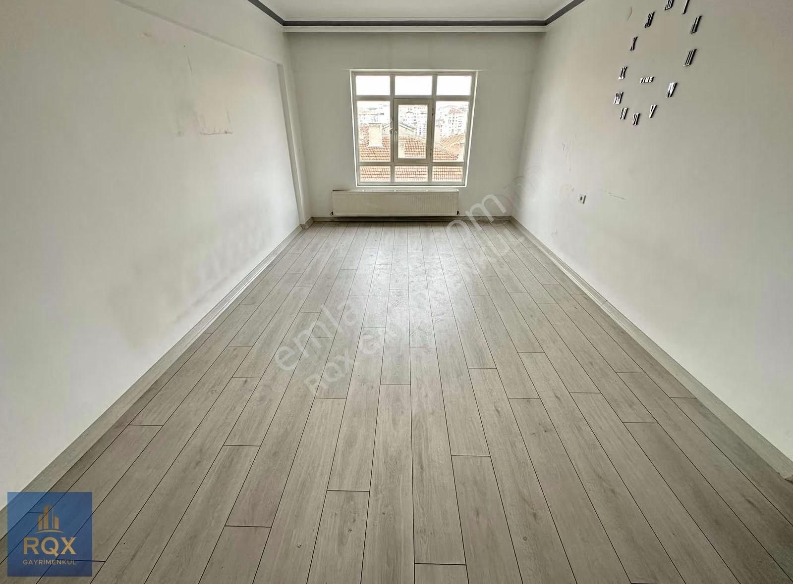 30 Ağustos Mahallesi Ara Kat Masrafsız Cepheleri Açık 3+1 Daire - Görsel 12