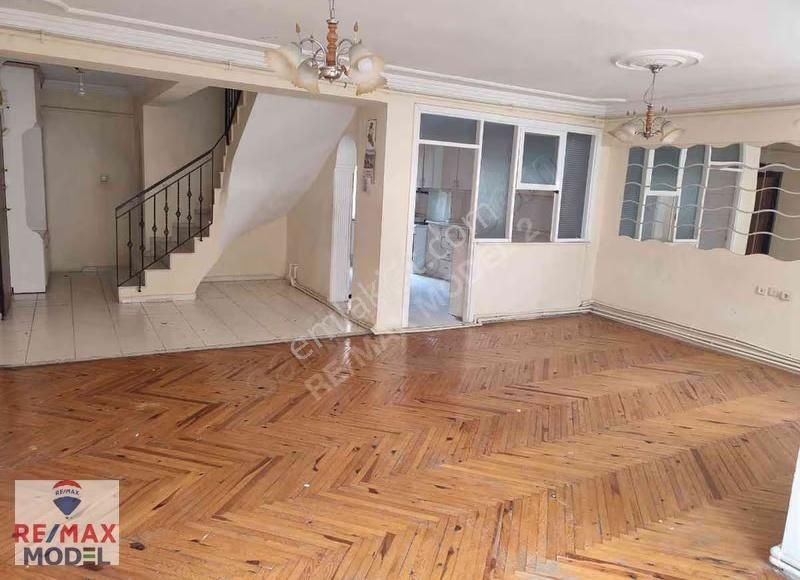 Remax Model Den Emek Caddesinde 3+1 Kiralık Dubleks Daire