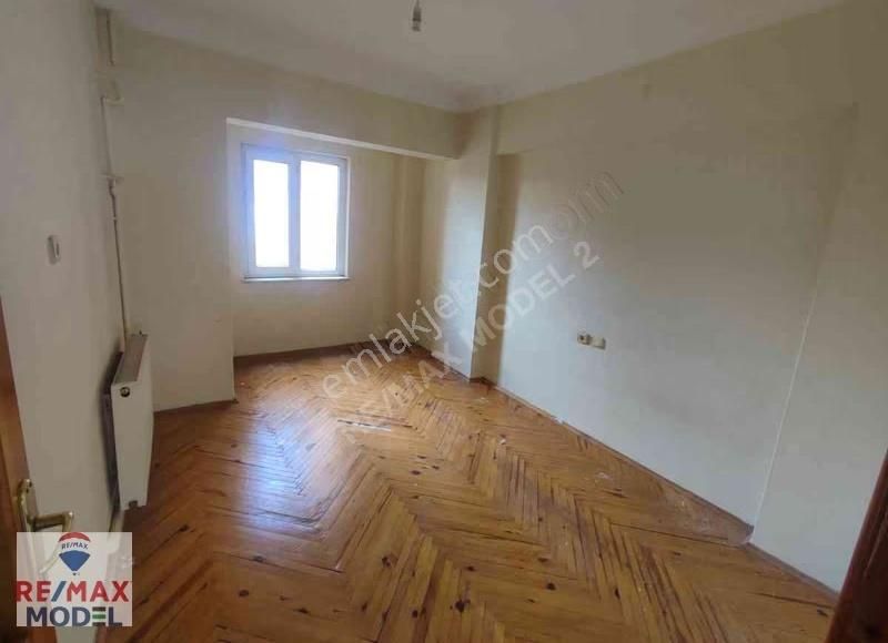 Remax Model Den Emek Caddesinde 3+1 Kiralık Dubleks Daire - Görsel 2