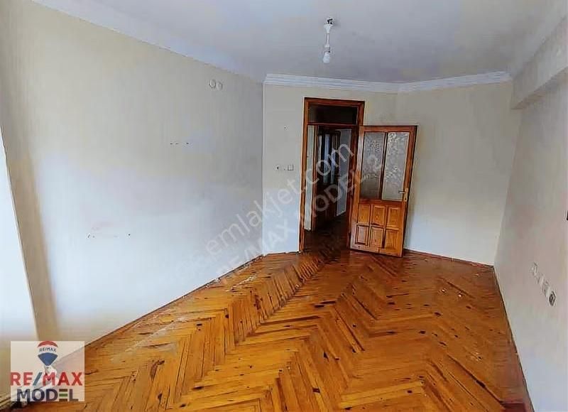 Remax Model Den Emek Caddesinde 3+1 Kiralık Dubleks Daire - Görsel 13