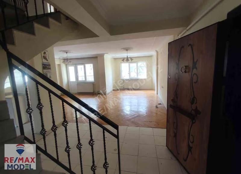 Remax Model Den Emek Caddesinde 3+1 Kiralık Dubleks Daire - Görsel 12