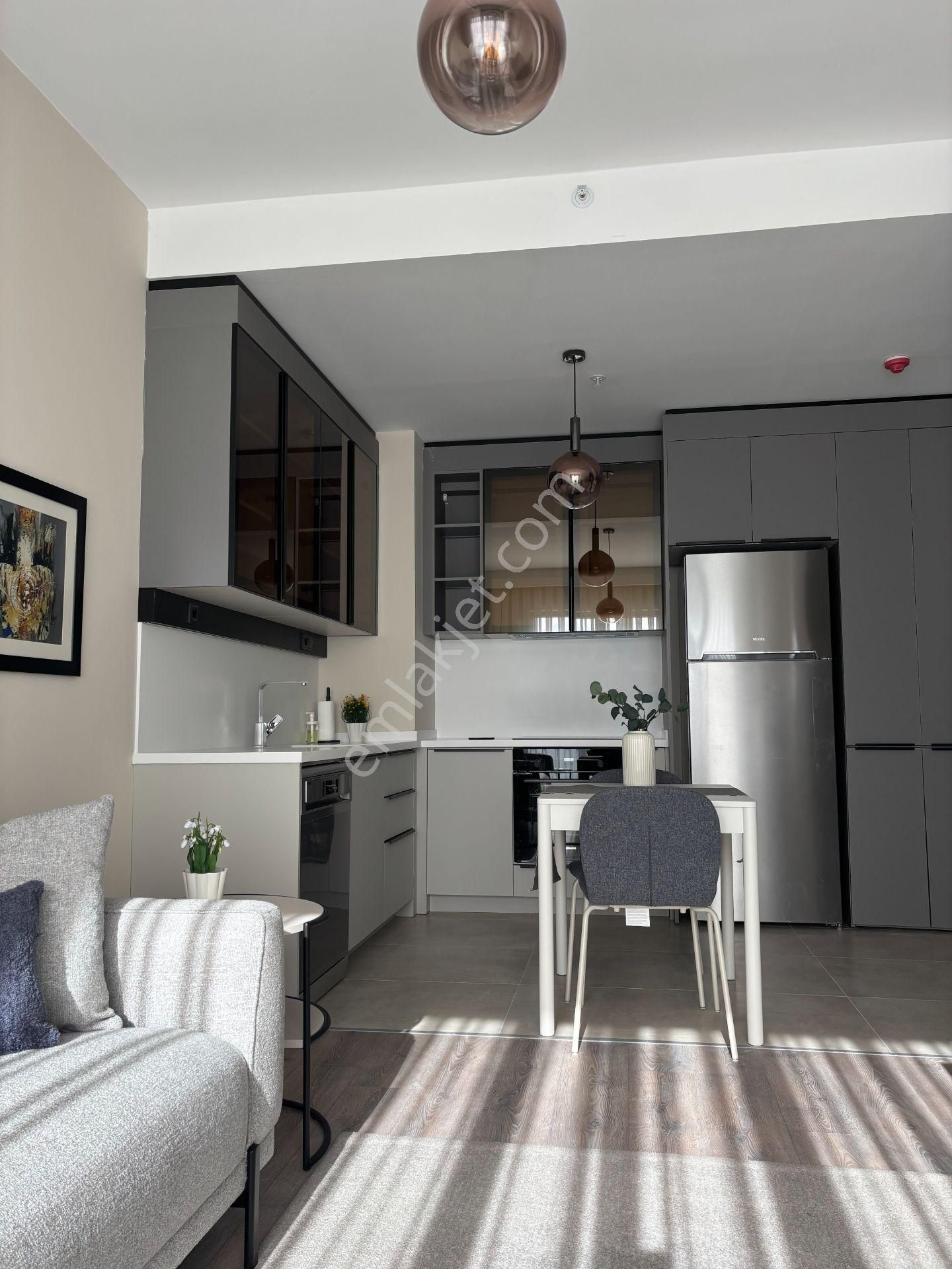 Bordo Yaşam'da Zarif, Özenle Döşenmiş 1+1 | Eşyalı | Kiralık - Görsel 6