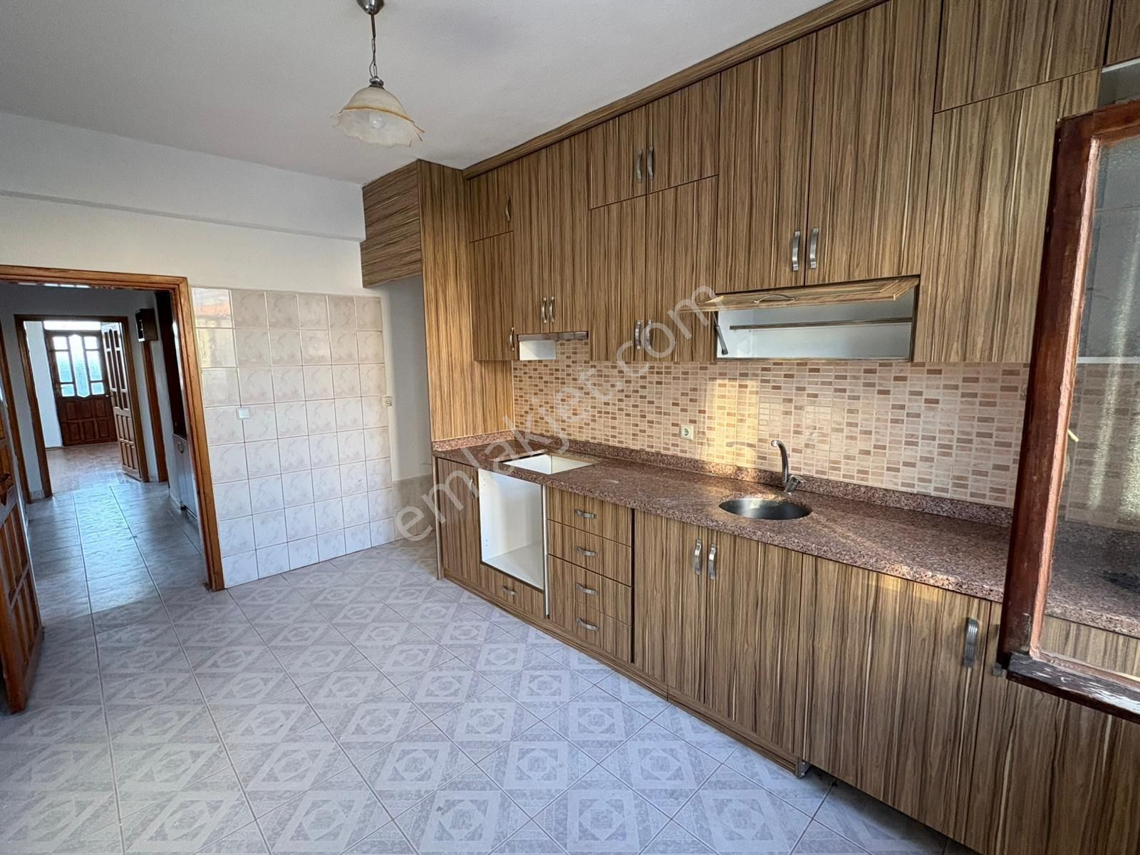 İdamax'tan Salkım Evler'de Geniş Uygun Fiyatlı Kiralık 3+1