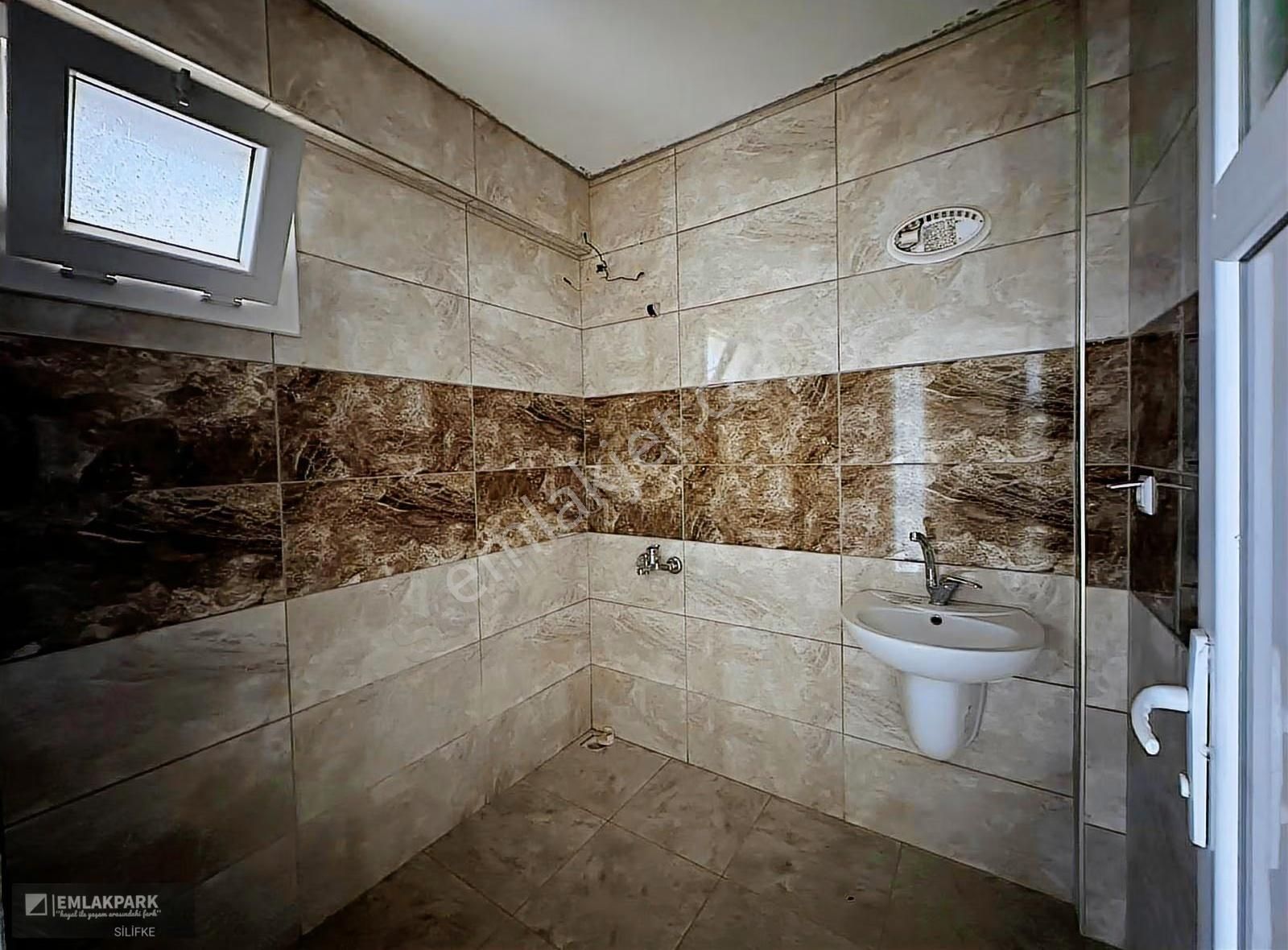 Emlakparkdan Atik Mahallesinde Kiralık Geniş 3+1 Teraslı Daire - Görsel 8