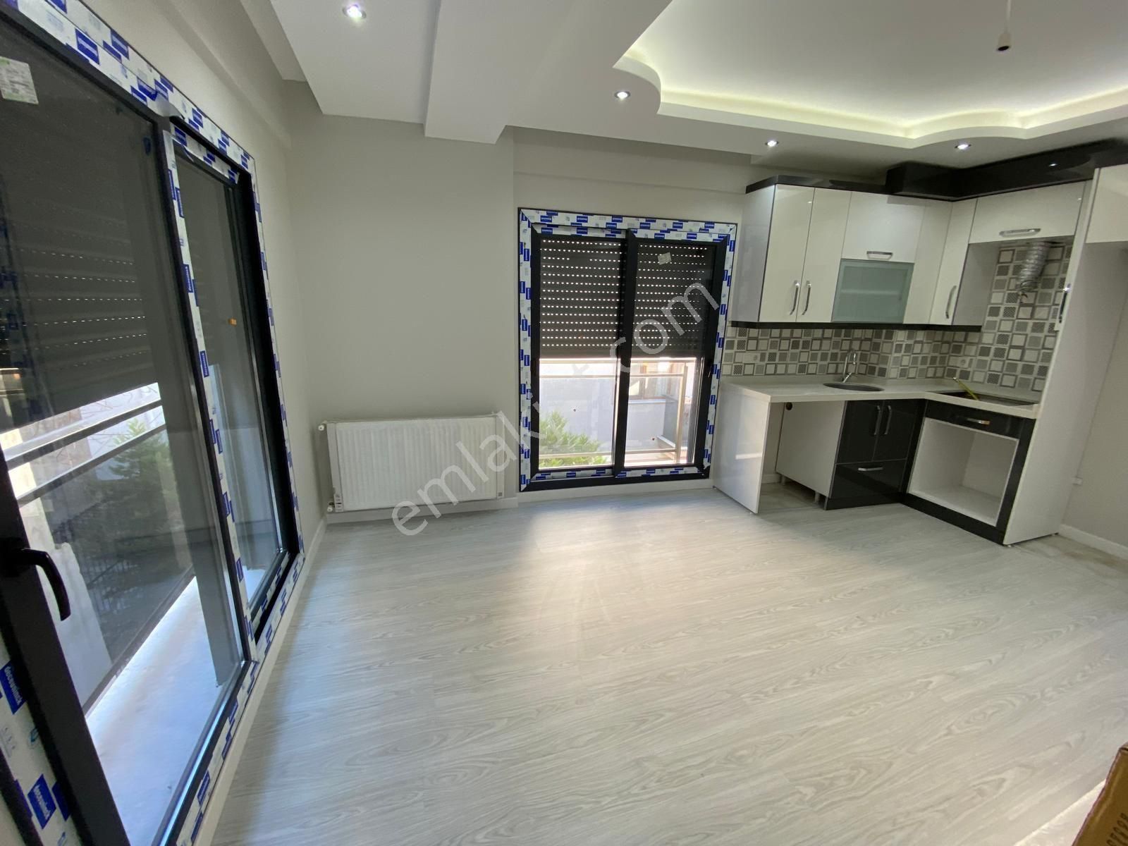 İzmir Balçova Eğitim Mah Sıfır 2+1 Asansörlü Otoparklı Balkonlu 3 Cephesi Açık Kiralık - Görsel 3