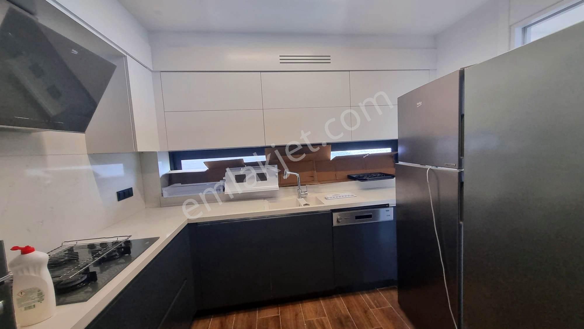 Vista Marin Sitesinde Panoramik Deniz Manzaralı Eşyalı 3+1 Daire - Görsel 14