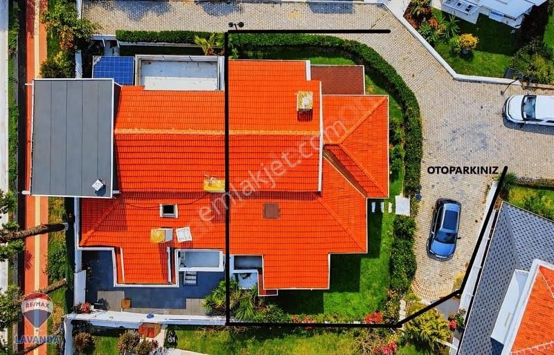 Denize Sıfır Özel Plajlı Site İçerisinde 4+1 Villa - Görsel 30
