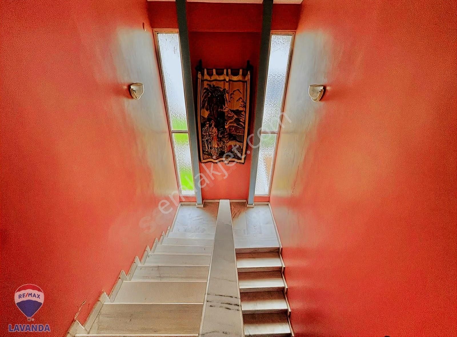 Denize Sıfır Özel Plajlı Site İçerisinde 4+1 Villa - Görsel 9