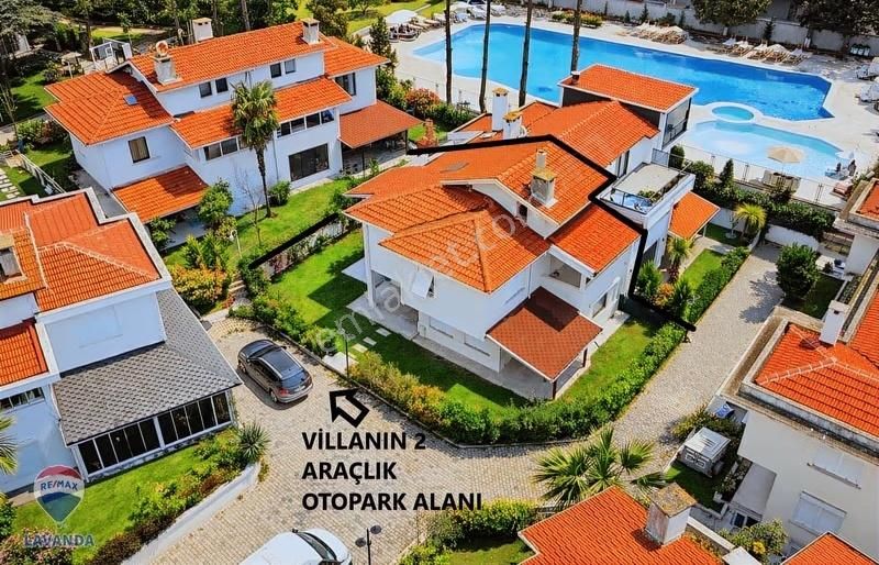 Denize Sıfır Özel Plajlı Site İçerisinde 4+1 Villa - Görsel 27