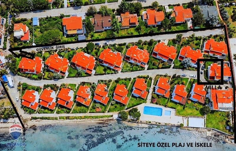 Denize Sıfır Özel Plajlı Site İçerisinde 4+1 Villa - Görsel 14